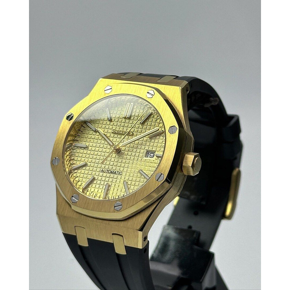 Custom Seiko Mod • Gold AP on black Rubber Strap • 41mm
